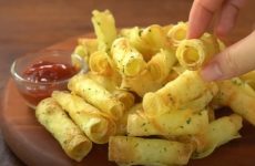 Crispy Potato Rolls