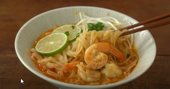 Coconut Curry Rice Noodle Soup