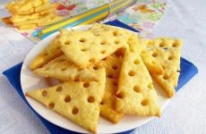 Cheese crackers