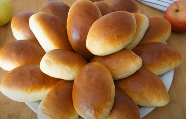 Fluffy Apple-Filled Pastries