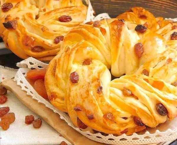 Raisin and Apricot Buns