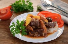 Tasty Beef Stifado with Rice